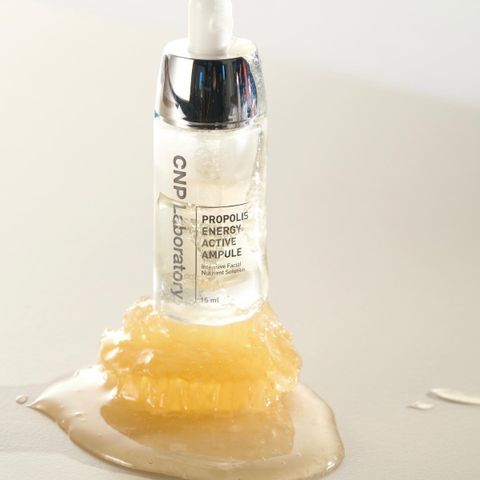 Tinh Chất Keo Ong Phục Hồi Da CNP Laboratory Propolis Ampule 35ml - Serum Tái Tạo & Dưỡng Ẩm Da Mịn Màng, Hỗ Trợ Khỏe Mạnh Chính Hãng