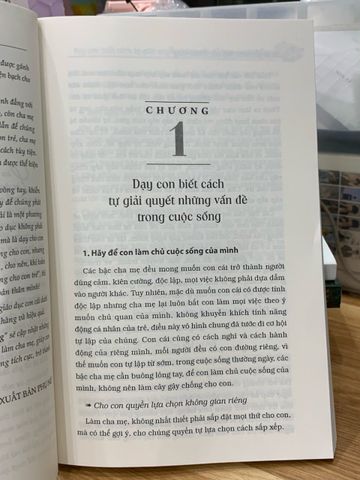 12 Bí Quyết Nuôi Dạy Con Thành Công - Cẩm Nang Hướng Dẫn Cha Mẹ Hiện Đại Để Phát Triển Toàn Diện Trẻ