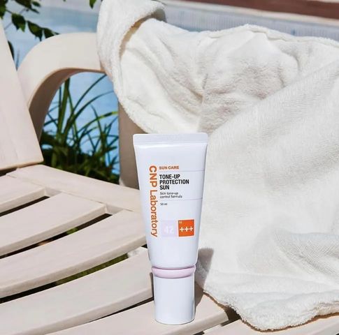 Kem Chống Nắng Nâng Tone Kiềm Dầu CNP Laboratory SPF42/PA+++ - Bảo Vệ Da Hiệu Quả, Không Bóng Dầu, Chăm Sóc Da Dầu Thoải Mái