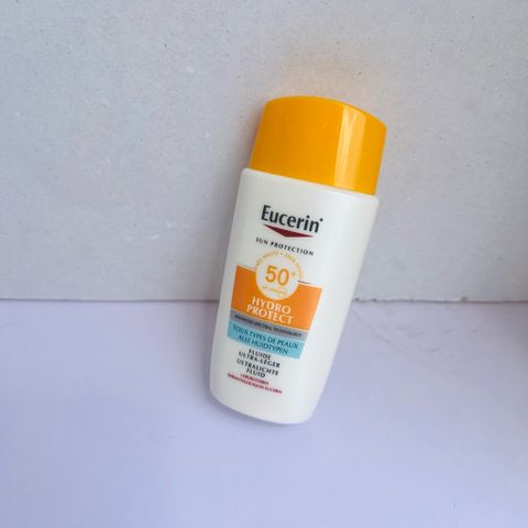 Kem Chống Nắng Eucerin Hydro Protect SPF50+ Ultra-Light 50ML - Không Nhờn Rít, Bảo Vệ Da Cho Mọi Loại Da, Cho Da Nhạy Cảm