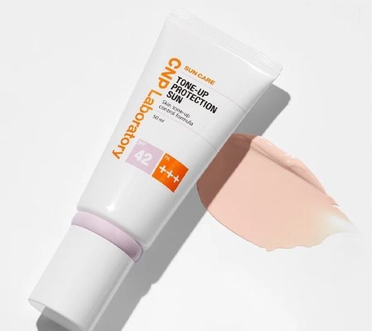 Kem Chống Nắng Nâng Tone Kiểm Dầu CNP Laboratory SPF42/PA+++ - Bảo Vệ Da Tốt Nhất, Kiểm Soát Dầu, Phù Hợp Mọi Loại Da