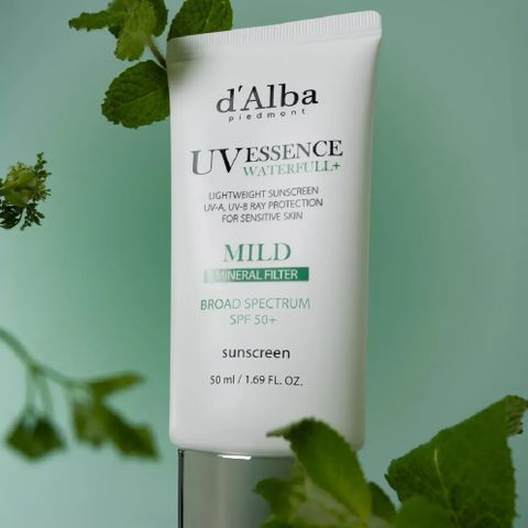 Kem Chống Nắng d'Alba Waterfull Essence SPF50+ PA++++ 50ml - Dịu Nhẹ Cho Da Nhạy Cảm, Chống UVTối Ưu, Cấp Ẩm Nhanh Chóng