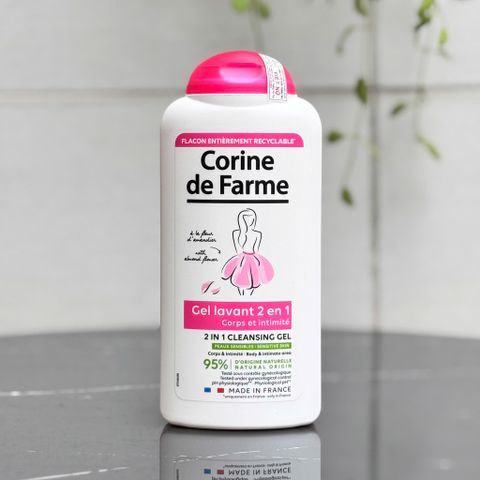 Gel Vệ Sinh và Tắm Toàn Thân Corine de Farme 2 in 1 Chiết Xuất Hoa Hạnh Nhân - Dành Cho Da Nhạy Cảm - Chai 250ml