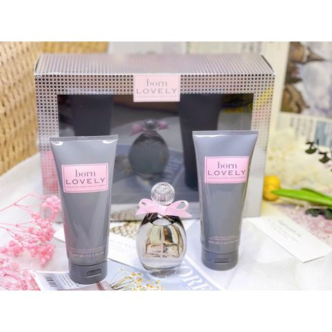 Set nước hoa Born Lovely gồm Nước hoa 100ml, Body lotion 200ml, Sữa tắm 200ml. 629390