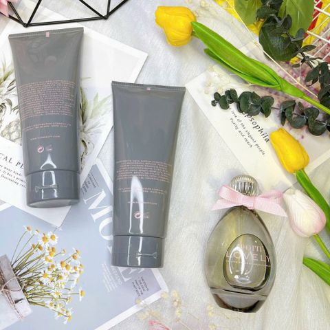 Set nước hoa Born Lovely gồm Nước hoa 100ml, Body lotion 200ml, Sữa tắm 200ml. 629390