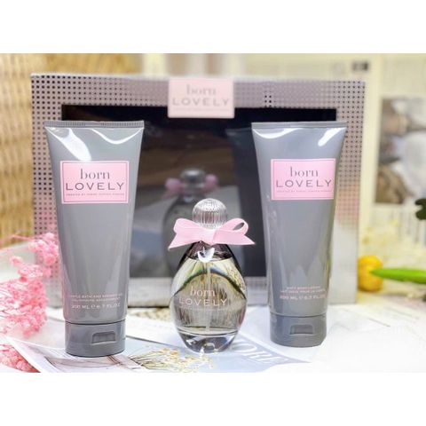 Set nước hoa Born Lovely gồm Nước hoa 100ml, Body lotion 200ml, Sữa tắm 200ml. 629390