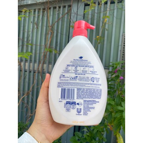 Sữa tắm Dove Rejuvenating với hương lựu và cỏ roi ngựa, dung tích 1L.