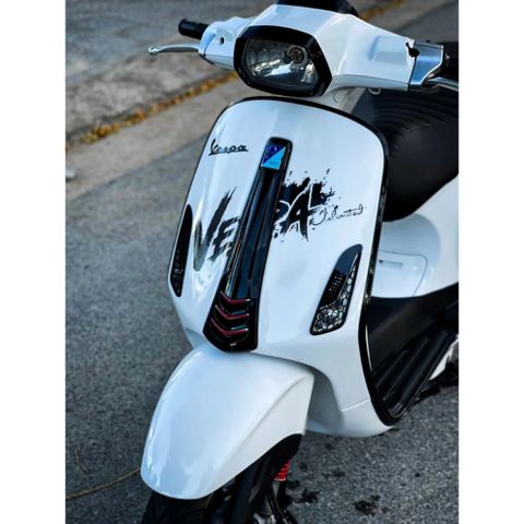 tem rời vespa trắng sprin mẫu đẹp ảnh chụp thực tế , tem 3 lớp bền màu - Decal Cao Cấp Nhất