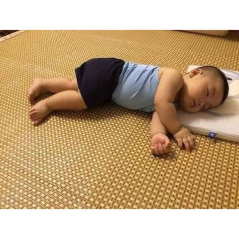 Chiếu Điều Hoà Sợi Mây Lót Lụa Cao Cấp Chiếu Có Chun Cài Góc