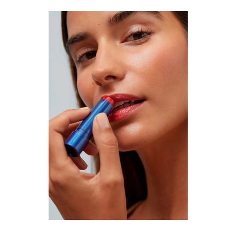 [Bill Đức] Son dưỡng môi có màu Labello Caring Beauty Red - Dưỡng Ẩm Môi Màu Đỏ Tươi Sáng