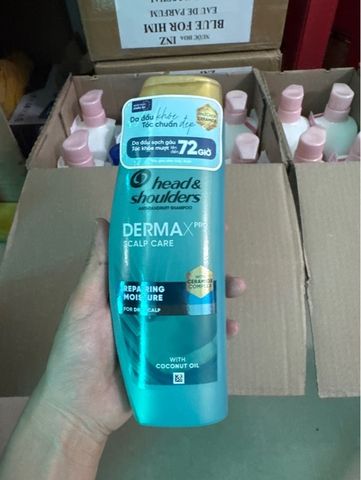 Dầu gội Head & Shoulders Derma X Pro Repairing Moisture 300ml – làm sạch da đầu, dưỡng ẩm