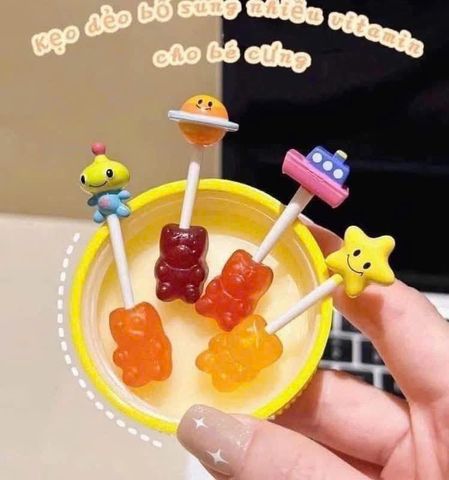 Kẹo gấu Gummy Vites 300v cung cấp vitamin và khoáng chất cho bé