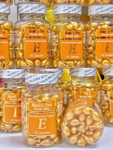 Viên Vitamin E Health Pro 90 Viên - Dưỡng Ẩm, Ngăn Ngừa Mụn và Nếp Nhăn Cho Da Mềm Mại và Mịn Màng