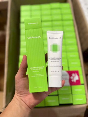 Kem chống nắng Cell Fusion C màu xanh mẫu mới 50ml