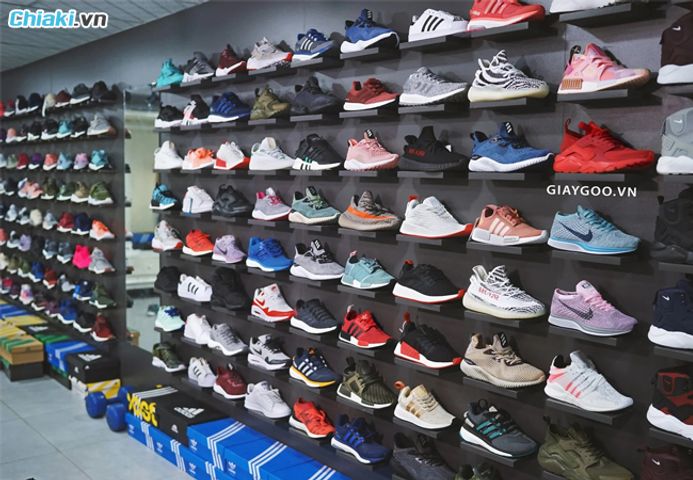 V Sneaker Shop