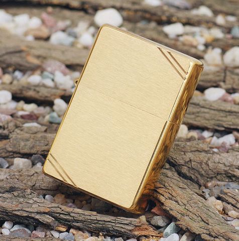 Bật Lửa Zippo Vintage Brushed Brass Màu Vàng Xước - Đẳng Cấp Cổ Điển Cho Tín Đồ Zippo - Quà Tặng Sang Trọng