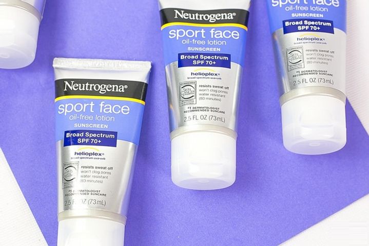 Kem Chống Nắng Neutrogena Sport Face Oil SPF70+ - Chống Thấm Nước, Dành Cho Da Mặt, Sản Phẩm Thể Thao, Bảo Vệ Tia UV, Không Nhờn Rít