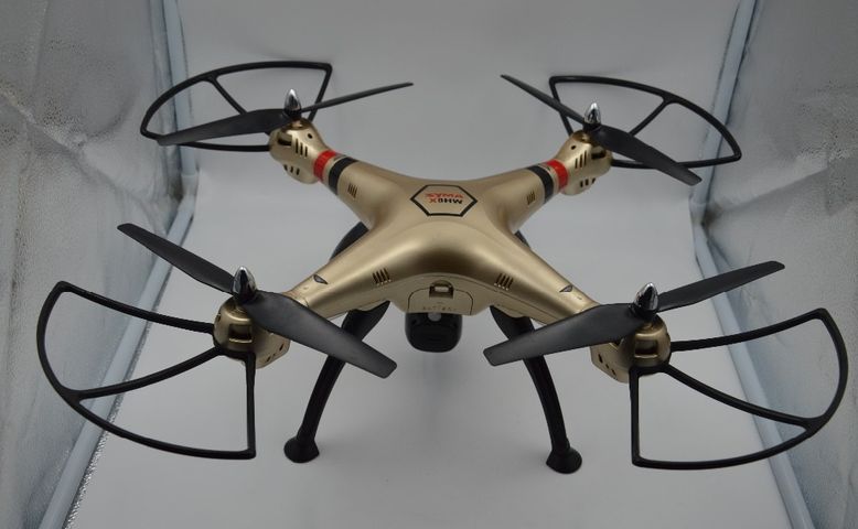 Máy bay Flycam Syma X8HW FPV HD với camera truyền hình ảnh trực tiếp, tự giữ độ cao và khả năng nhào lộn 360 độ - Thú chơi công nghệ mới!