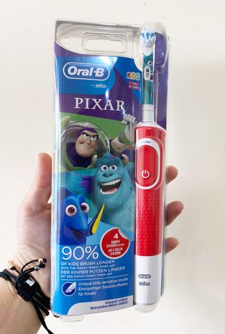 Bàn Chải Điện Oral-B Stages Power Cars Cho Bé Trai - Đánh Răng Hiệu Quả, Tiêu Chuẩn Châu Âu, Dành Cho Trẻ Từ 3 Tuổi