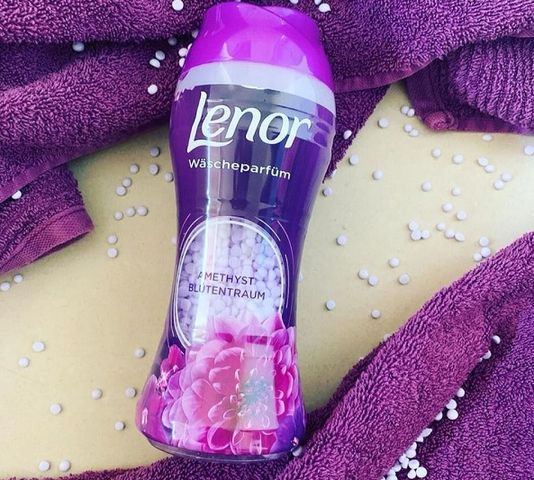 Viên xả Lenor thơm lâu 210g - Hàng nội địa Đức, bảo vệ vải và khử mùi hiệu quả cho quần áo, hương hoa tươi mát.