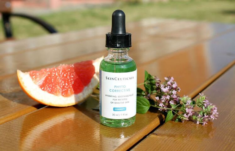 Serum Skinceuticals Phyto Corrective 30ml - Dưỡng ẩm cho da nhạy cảm, giảm kích ứng và làm đều màu da, kết cấu gel thẩm thấu nhanh