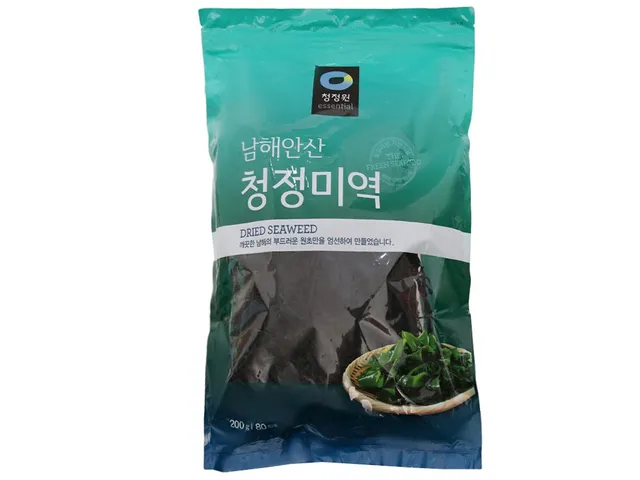 Rong biển nấu canh Hàn Quốc Daesang Dried Seaweed, 200g