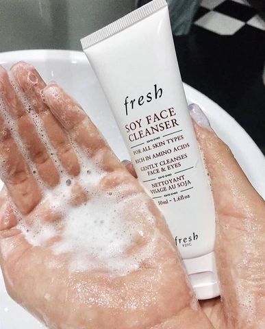 Sữa Rửa Mặt Fresh Soy Face Cleanser 150ml - Dành Cho Mọi Loại Da, Lành Tính, Giúp Làm Sạch, Cấp Ẩm Và Giảm Kích Ứng Da