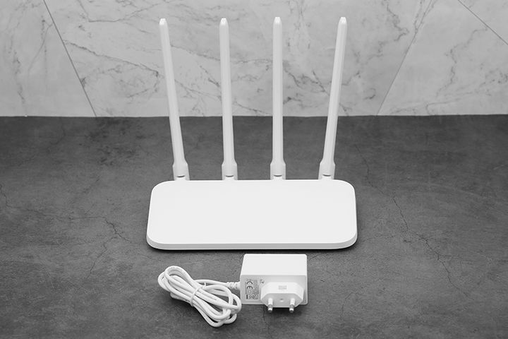 Bộ phát Wifi Xiaomi Mi Router 4C - Tốc độ 300Mbps, 4 râu, 64MB RAM, Quản lý qua App Mi Wifi, Phủ sóng rộng cho gia đình và văn phòng