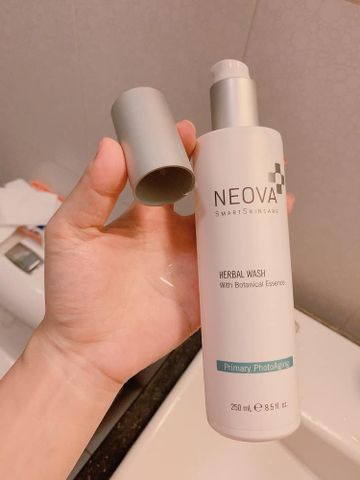 Sữa Rửa Mặt Tẩy Trang Neova Herbal Wash 250ml - Chiết Xuất Thực Vật, Dưỡng Ẩm, Cân Bằng pH, Phù Hợp Với Da Nhạy Cảm