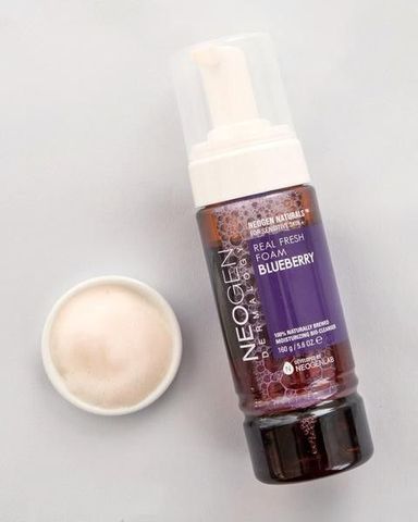 Sữa Rửa Mặt Việt Quất Neogen Dermalogy Real Fresh Foam Blueberry - Làm Sạch Sâu, Cấp Ẩm, Phục Hồi Da Mềm Mại 100g