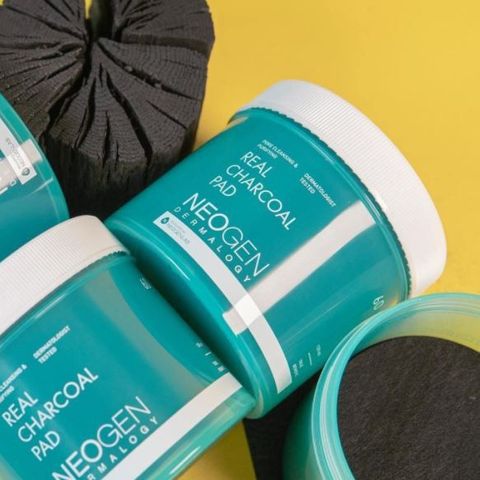Miếng Tẩy Da Chết Than Tre Neogen Dermalogy Real Charcoal Pad - Hỗ Trợ Làm Sạch Lỗ Chân Lông, Da Mịn Màng, Hộp 60 Miếng