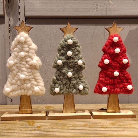 Cây Thông Noel Để Bàn Gỗ Có Đèn Trang Trí - Cây Thông Giáng Sinh Ấm Áp, Kiểu Dáng Hiện Đại Cho Trang Trí Nhà Cửa
