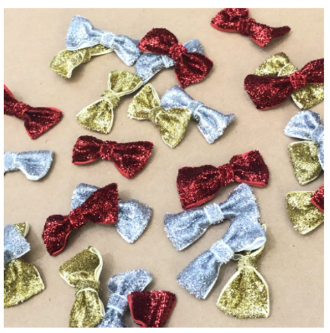Set Phụ Kiện Trang Trí Noel Dễ Thương - Nơ Nhung, Quả Cầu Bông và Ông Già Noel - Thêm Nét Vui Tươi Cho Ngày Lễ