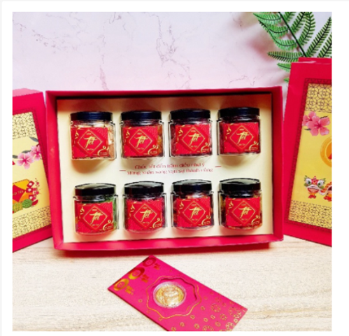 Hộp mứt Tết mix 8 vị thượng hạng - Mứt dẻo thơm ngon, quà Tết ý nghĩa, chọn lọc đặc sản để đãi khách trong ngày lễ Tết.