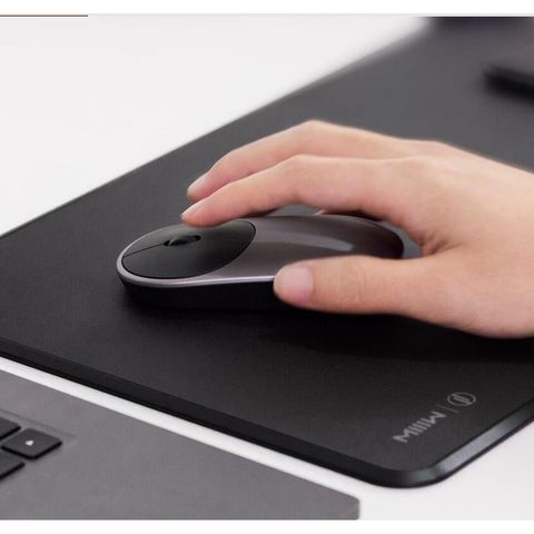 Bàn Di Chuột Kiêm Sạc Không Dây Xiaomi Rice - Miếng Lót Chuột Thông Minh, Thiết Kế Mỏng Nhẹ, Sạc Điện Thoại Tiện Lợi