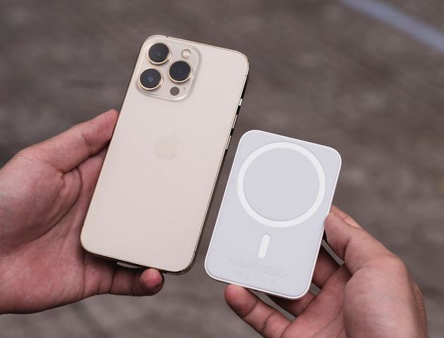 Pin Dự Phòng MagSafe 4200 mAh Cho iPhone 8 Trở Lên - Sạc Không Dây Tiện Lợi Cho iPhone 12/13 Pro Max, AirPods, Apple Watch