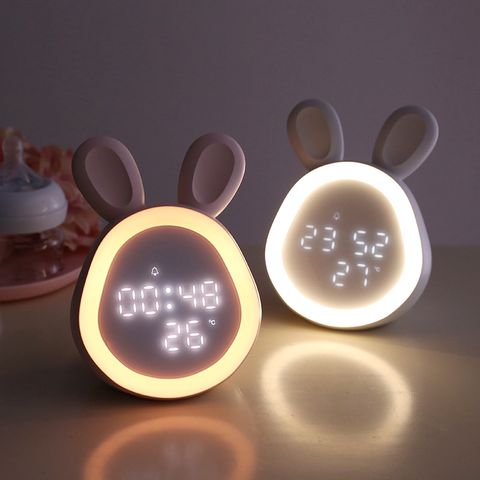 Đồng hồ gấu để bàn sạc USB có đèn Led dùng ban đêm