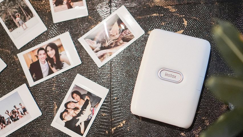 Máy In Ảnh Lấy Ngay Fujifilm Instax Mini Link - Kết Nối Bluetooth, Chụp Hình Nhanh, 10 Film, Quà Tặng Độc Đáo Cho Fan Ảnh