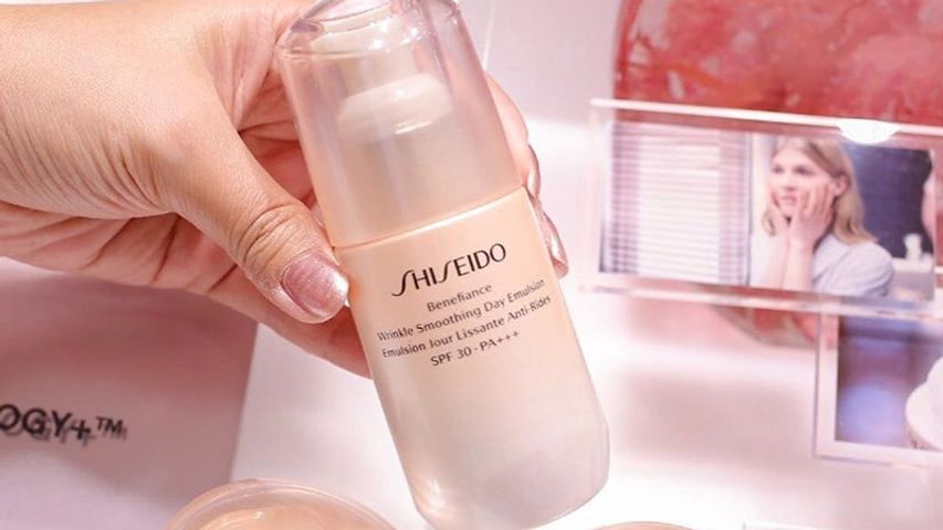 Sữa Dưỡng Da Shiseido Benefiance Wrinkle Smoothing Day Emulsion 75ml - Chống Lão Hóa, Làm Sáng Da, Chỉ Số SPF 30 PA+++