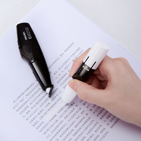 Bút Xóa Băng Deli 71462 - Kèm 2 Lõi Thay Thế Tiện Dụng, Bề Mặt Mịn Cho Viết Lên Dễ Dàng - Sản Phẩm Văn Phòng Chất Lượng