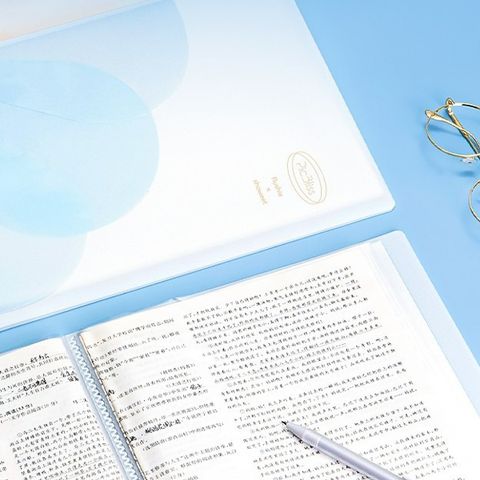 File Lá Học Sinh A4 Deli 40 Lá 72685 Nhiều Màu - Chất Liệu PP Trong Suốt, Kèm Sticker Dễ Thương, Đồ Dùng Học Tập Thời Trang