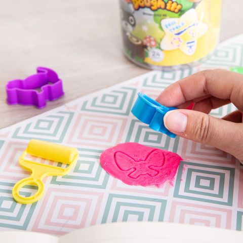 Hộp đất nặn Deli 12/24 màu ED75246/ED75286 kèm khuôn - Đồ thủ công an toàn cho trẻ nhỏ, kích thích sáng tạo và phát triển nghệ thuật.