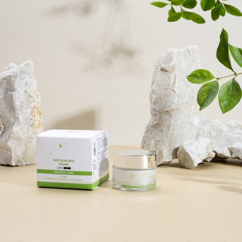 Kem trị mụn Essendora Anti Acne BHA Cream 50ml - Giảm mụn, thu hẹp lỗ chân lông, chiết xuất thiên nhiên cho da dầu, da nhờn.