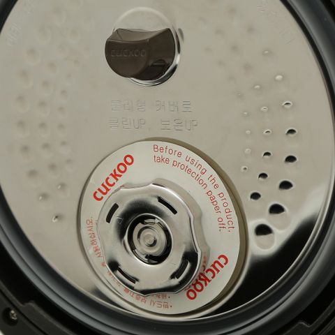 Nồi Cơm Điện Cao Tần Cuckoo 1.8L CRP-HN1056F – Công Nghệ IH Nấu Cơm Nhanh Chóng, Tiết Kiệm Thời Gian Cho Gia Đình 4-5 Thành Viên