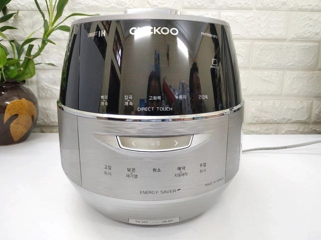 Nồi Cơm Điện Cao Tần Cuckoo CRP-FHTR0610FS 1.08L - Công Nghệ Áp Suất Kép, Nấu Nhanh, Dành Cho 2-6 Người, Thiết Kế Hiện Đại