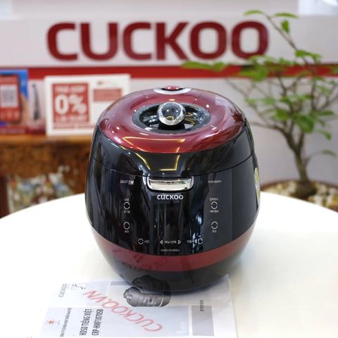 Nồi cơm điện cao tần Cuckoo CRP-HYB1080FR 1.8L - Nấu đa chế độ cho 2-10 người, tự động làm sạch và công nghệ áp suất hiện đại