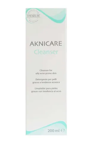 Gel rửa mặt Aknicare Cleanser cho da dầu mụn