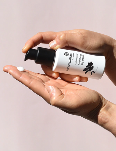 Kem Dưỡng Da Nourishing Day Cream 60ml - Giúp Cung Cấp Độ Ẩm & Trẻ Hóa Da Thường và Da Khô với Mật Ong Manuka