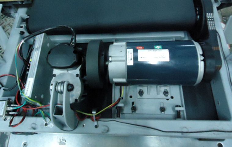 Máy Chạy Bộ Điện Đơn Năng TiTan JS-125204 - Khung Sườn Thép Chắc Chắn, Tải Trọng 150Kg, Tùy Chỉnh Độ Nghiêng, Màn Hình LED Rõ Ràng