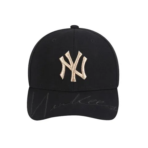 Mũ MLB NY Yankees Adjustable Hat In Black With Gold Logo